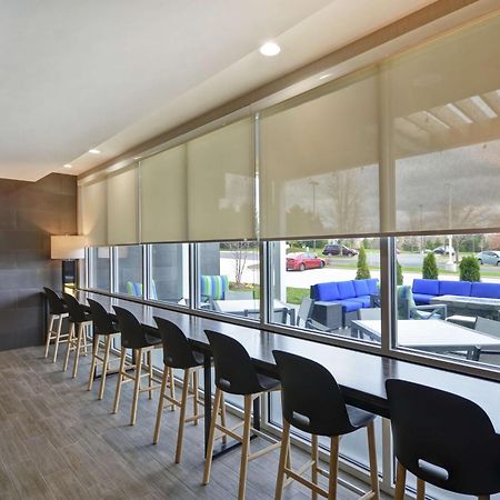 Home2 Suites By Hilton Grand Rapids North Walker Екстериор снимка