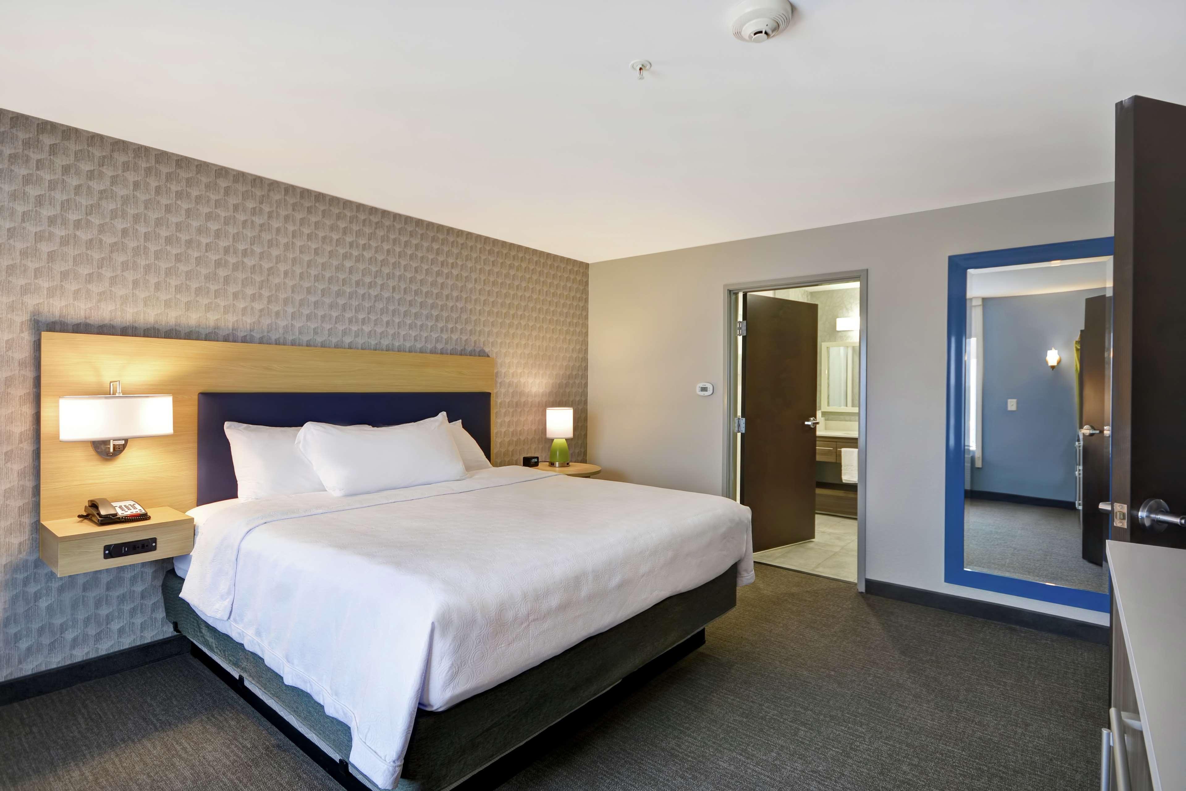 Home2 Suites By Hilton Grand Rapids North Walker Екстериор снимка