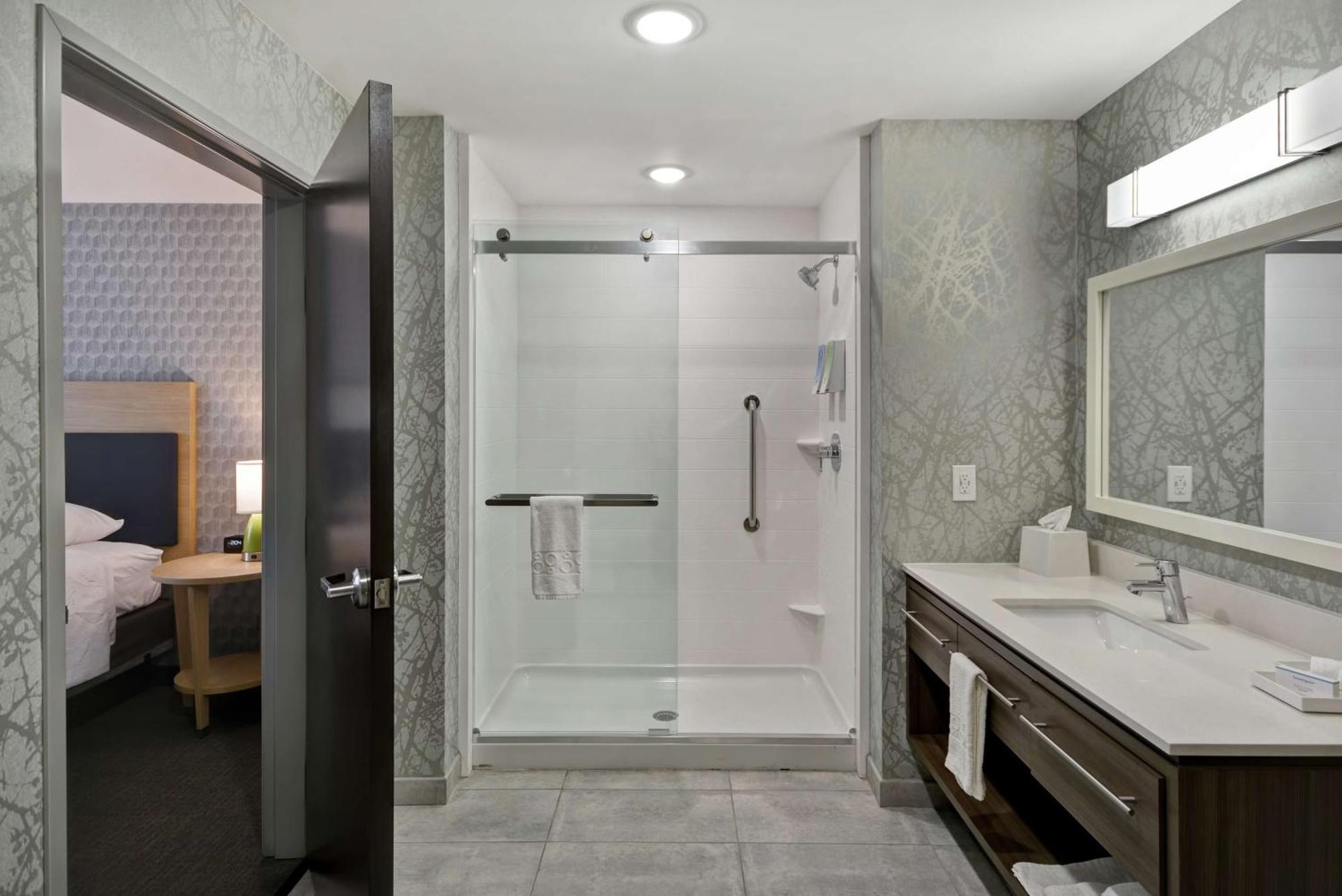 Home2 Suites By Hilton Grand Rapids North Walker Екстериор снимка